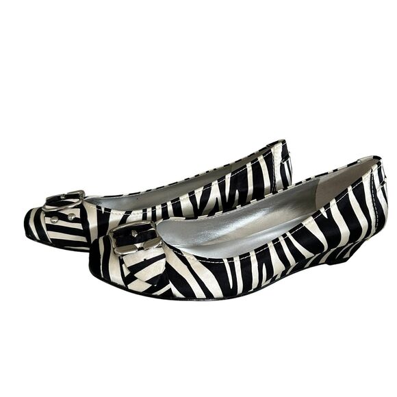Jessica Simpson Black White Zebra Fabric Wedge Sz 7.5 Kitten Heel Buckle JS-DAFA - Picture 3 of 10